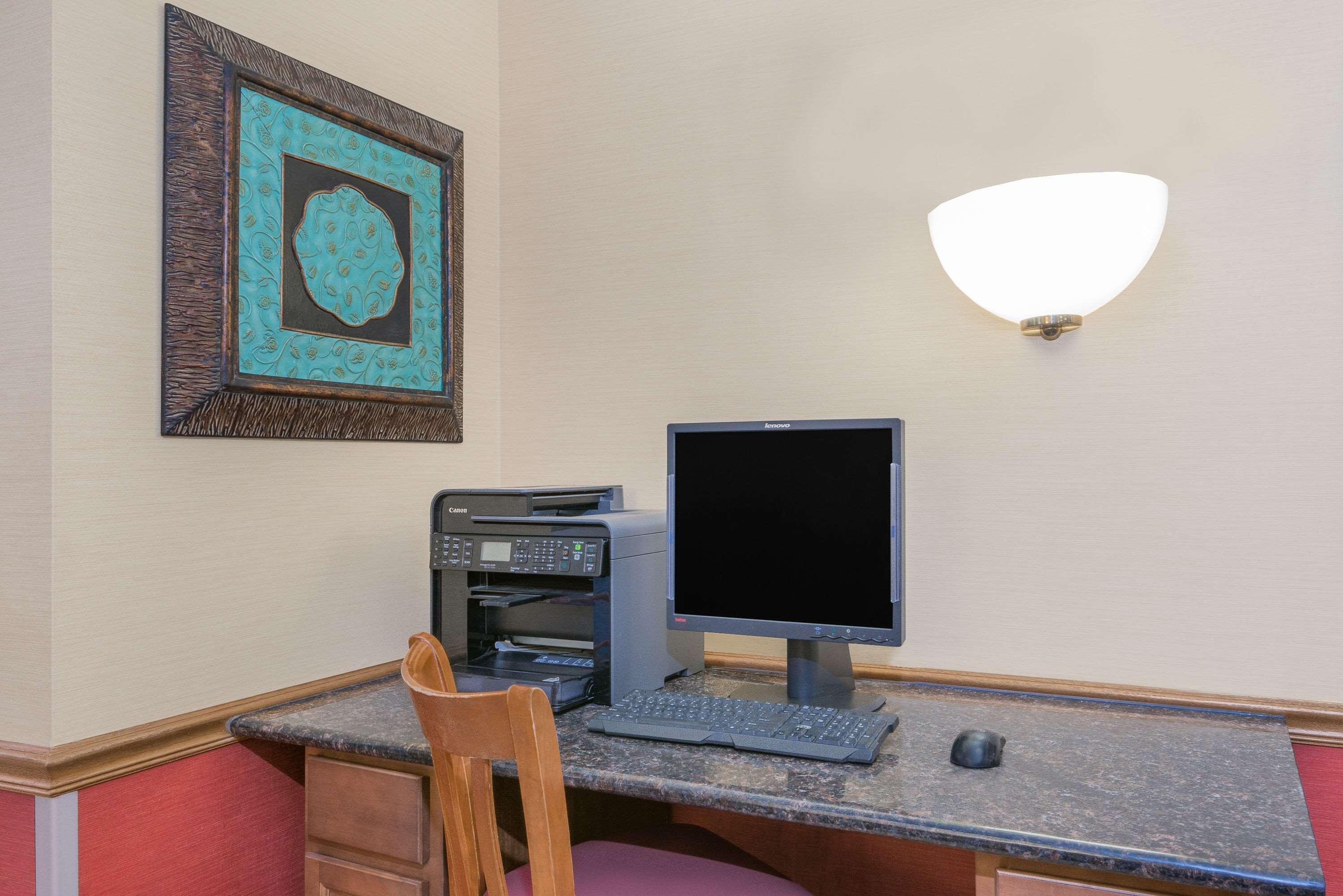 Super 8 By Wyndham Marshalltown Exterior photo